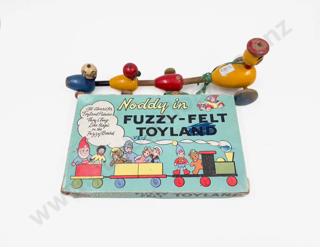 Noddy Fuzzy Felt Toyland & Other Wooden Vintage Toy Image 1++