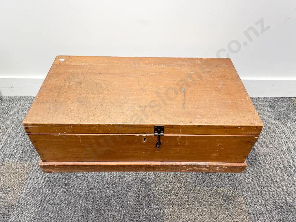 NZ Colonial Kauri Blanket Chest Image 1++