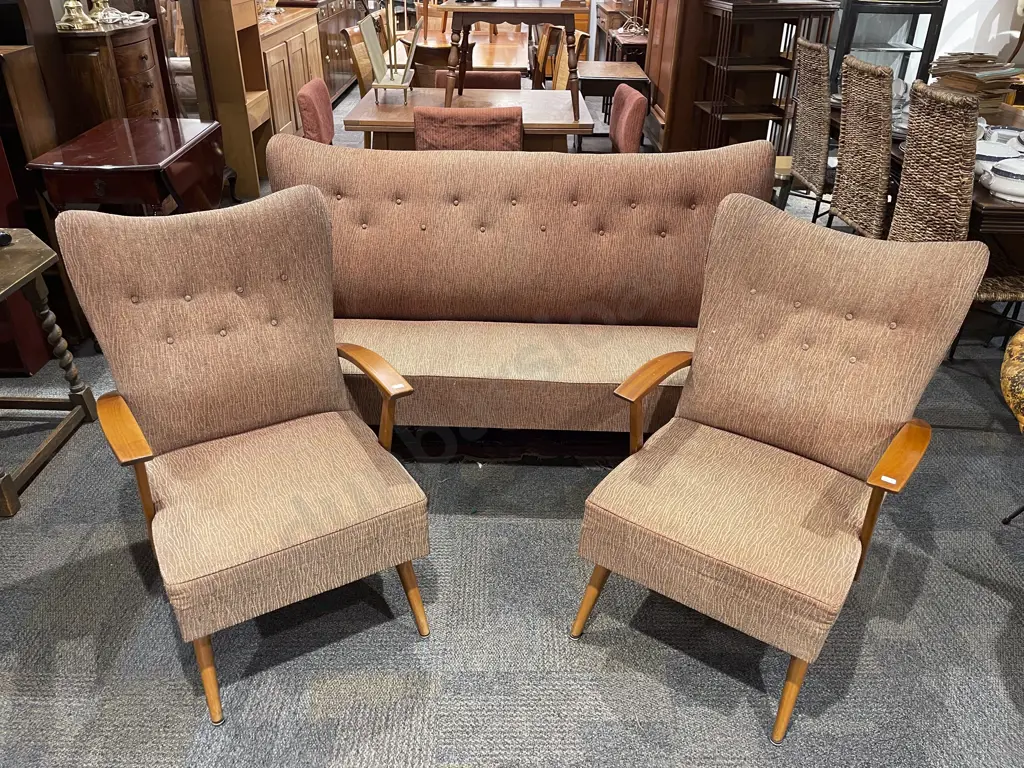 Mid C20th Three Piece Lounge Suite Image 1++