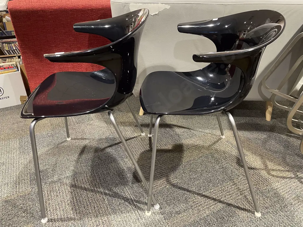 Set of Three Stacking Modern Design Plastic Chairs Image 1++