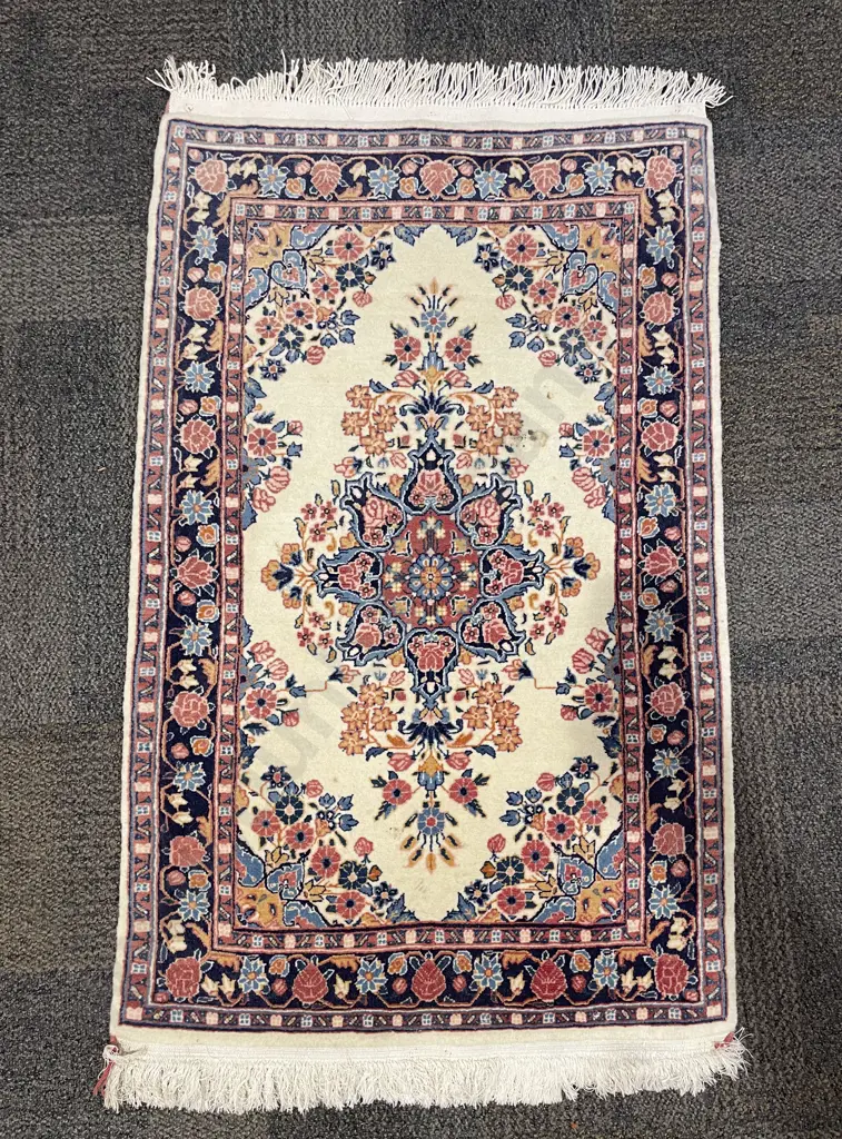 Woollen Persian Floor Rug Image 1++