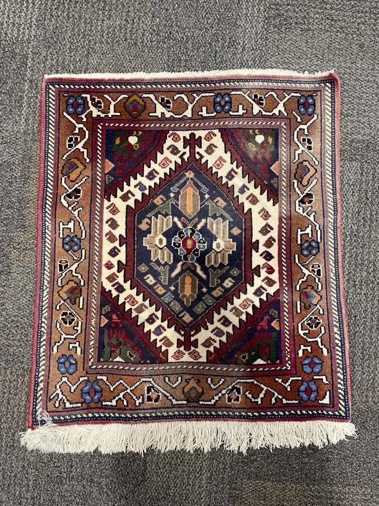 Small Persian Floor Rug Image 1++
