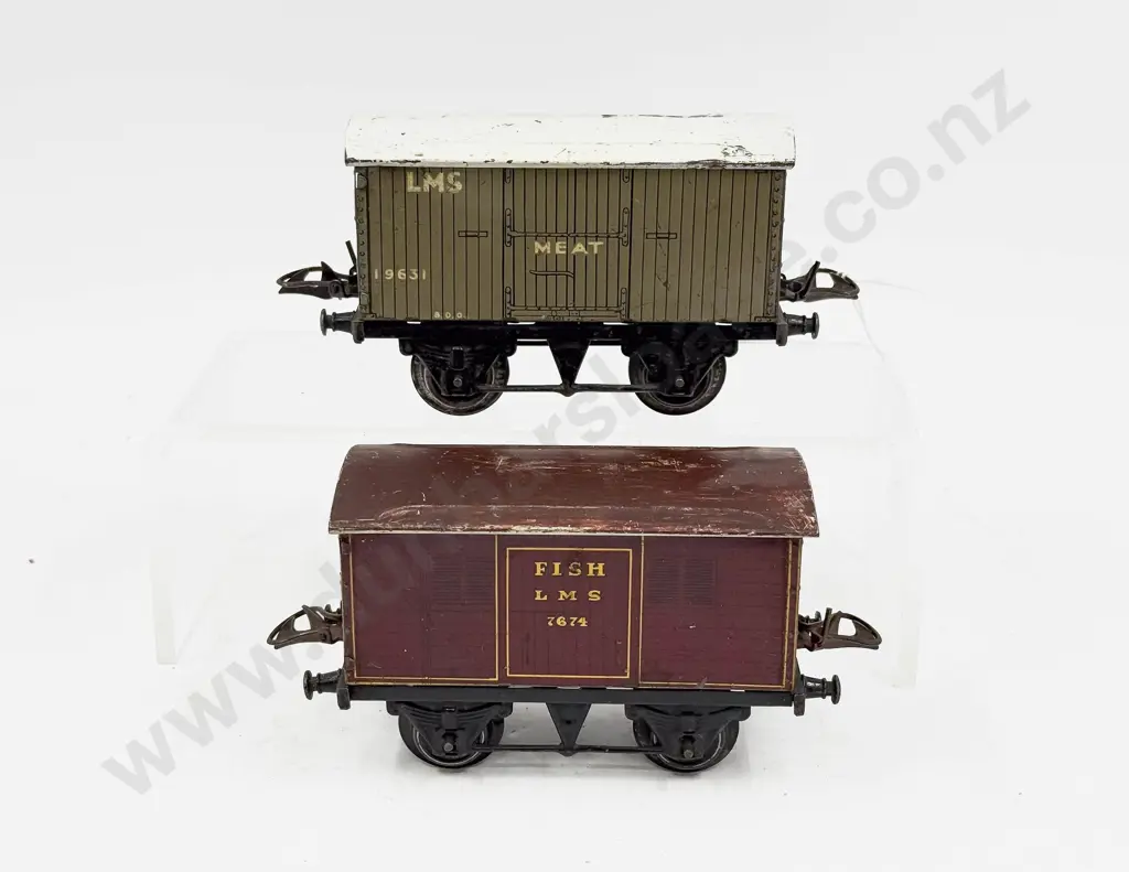 Hornby Series LMS Fish and Meat No1 Goods Vans Image 1++