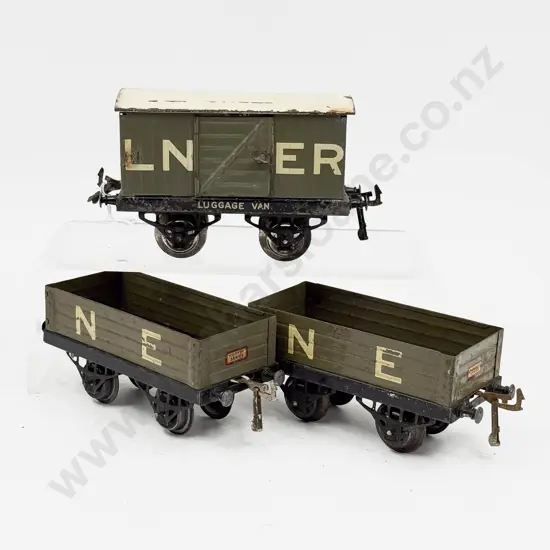 Hornby Series LNER Luggage Van and Two NE No1 Open Wagons