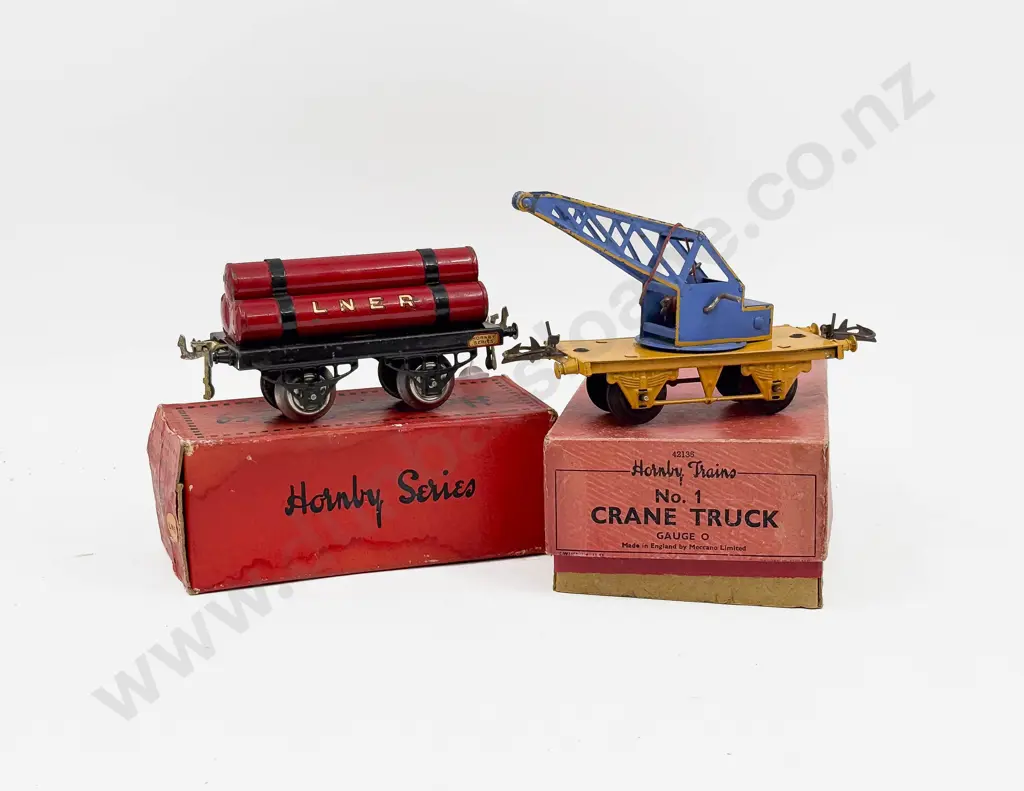 Boxed Hornby Series LNER Gas Cylinder Wagon and No1 Crane Truck yellow/blue colourway Image 1++