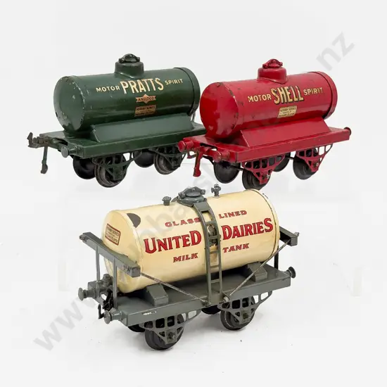 Hornby Series United Dairies Milk Tank - Shell and Pratts Petrol Tank Wagons