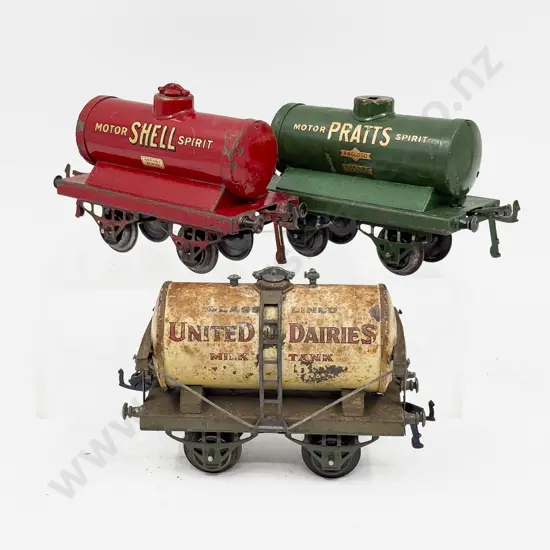 Hornby Series United Dairies Milk Tank - Shell and Pratts Petrol Tank Wagons