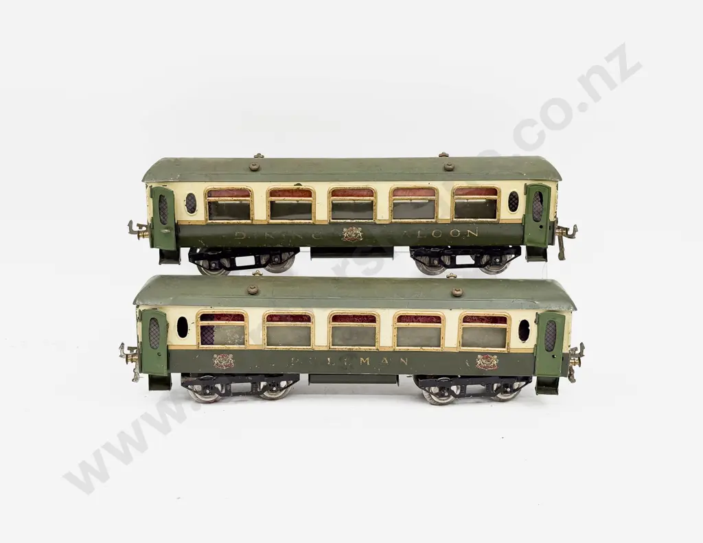 Hornby Series No2 Pullman Coach and Dining Saloon Image 1++