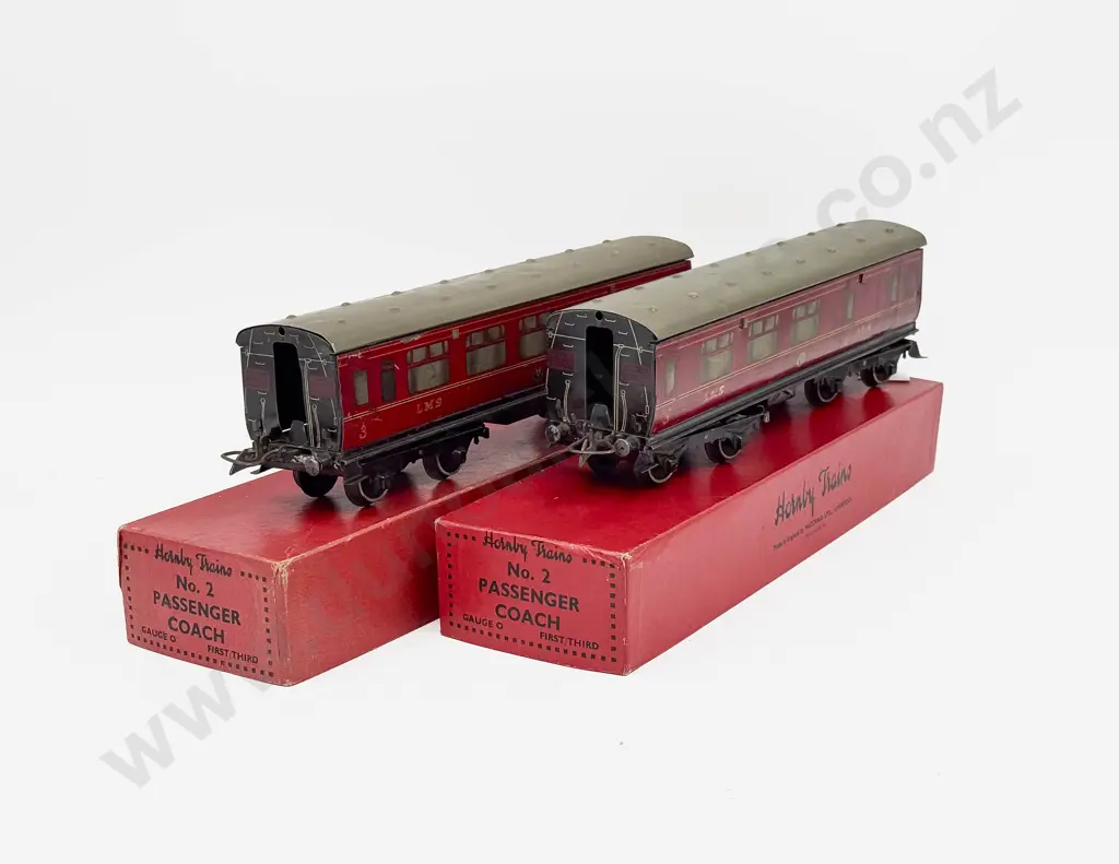 Hornby Boxed Pair of LMS No2 Passenger Coaches of 1st/3rd Image 1++