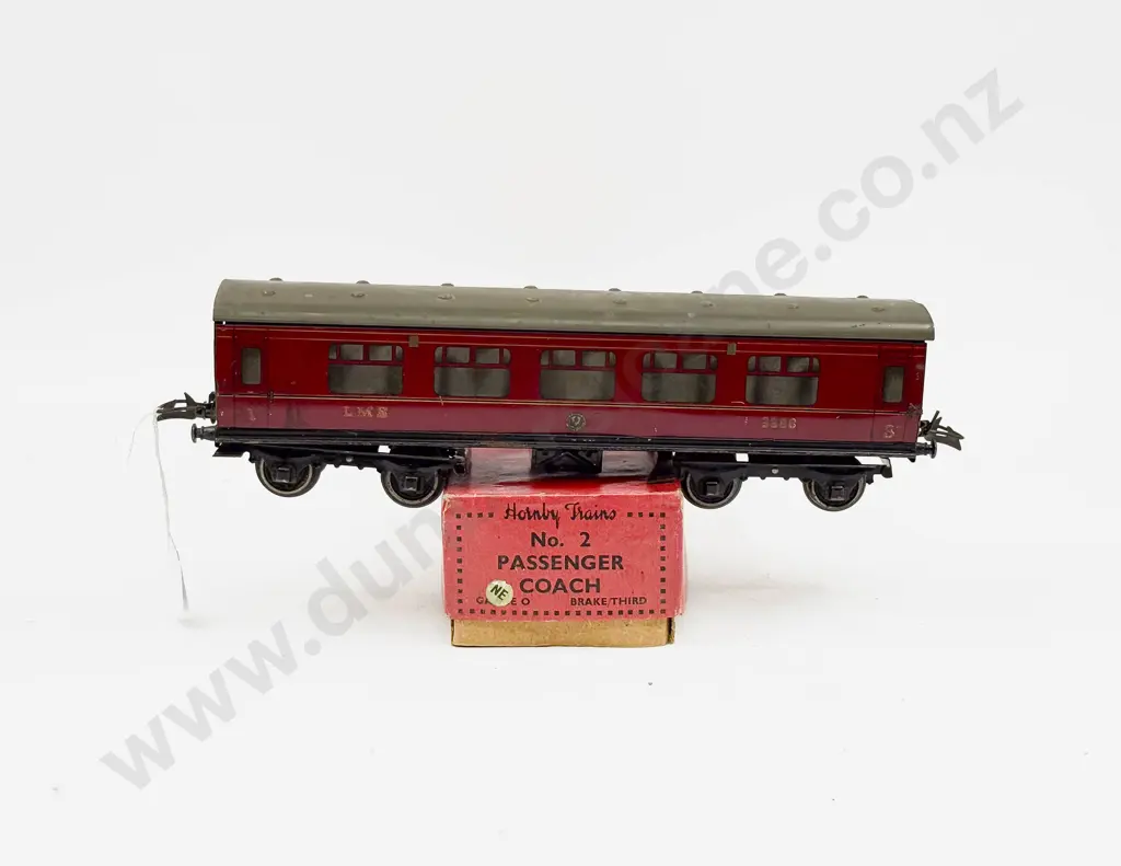 Hornby Boxed LMS No2 Passenger Coach of 1st/3rd Image 1++