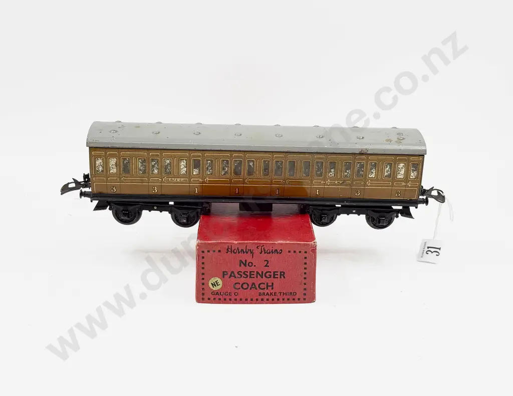 Hornby Boxed LNER No2 Passenger Coach of 1st/3rd Image 1++