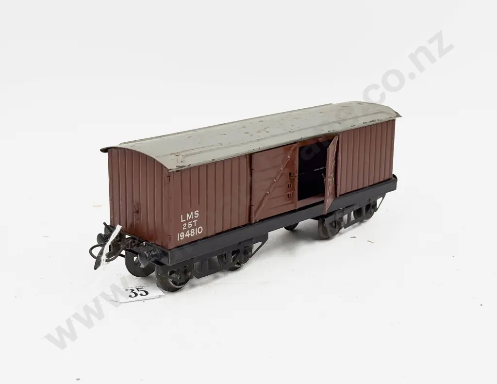 Hornby Series LMS No2 Luggage Van Image 1++