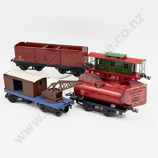 Hornby Series Caboose - Union Tank Car with No2 Baggage and Mobile Crane Wagons (faults)