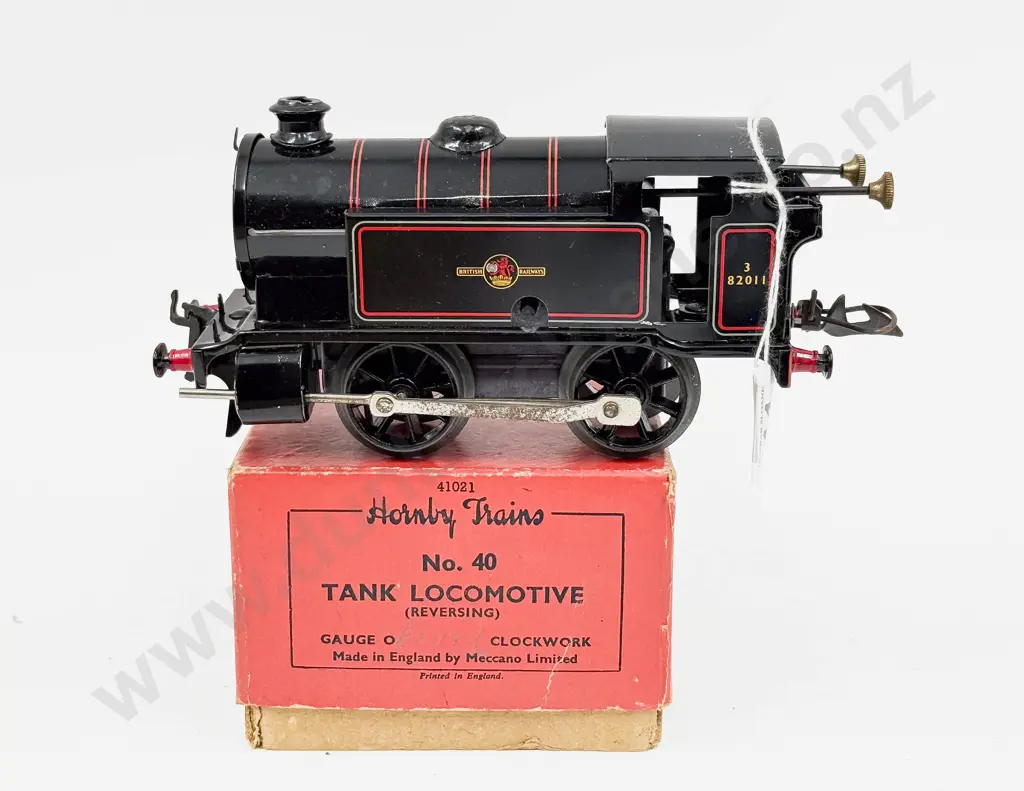 Hornby Boxed Post-war Type 40 0-4-0 Tank Loco BR black No.82011 Image 1++