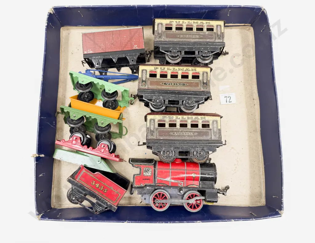Hornby M1 Passenger Set Boxed Image 1++