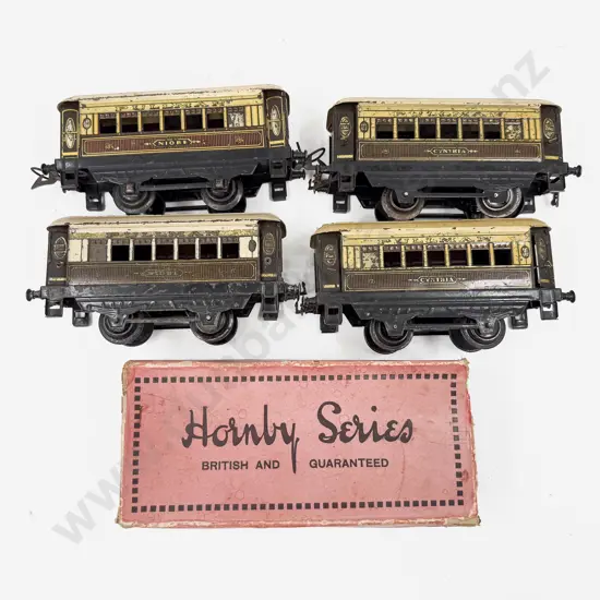 Hornby Series Four Pullman Coaches Niobe and Cynthia