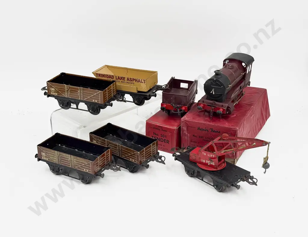 Hornby Part Boxed 501 LMS Locomotive 5600 with Tender and Five Rolling Stock Wagons Image 1++