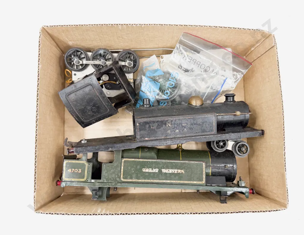 Hornby No2 Special Locomotive 4703 GW and LNER Tank Locomotive Suitable for Parts or Repair Image 1++