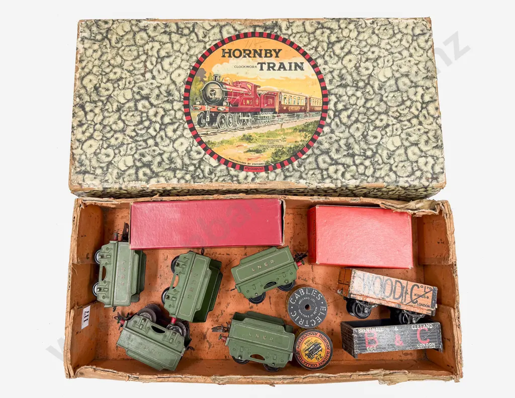Hornby Five LNER Tenders Only - Two Cables Two Wagons and Empty Boxes Image 1++