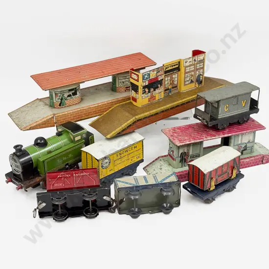 Early Made in Gt Britain Tank Locomotive with Five Wagons and Three Station Platforms (faults)