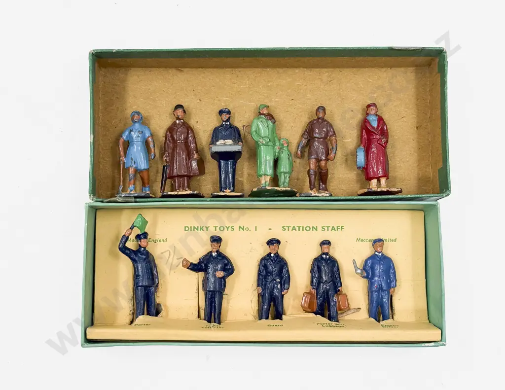 Meccano Dinky Boxed Station Staff Set No1 with unboxed Passengers Set No3 Image 1++