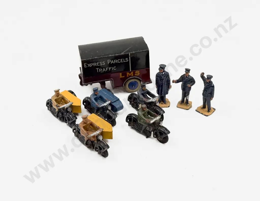 Meccano Dinky AA Motorcycle Patrol x3 Motorcycle Rider x2 with 3 Station Figures and Mechanical Horse Image 1++