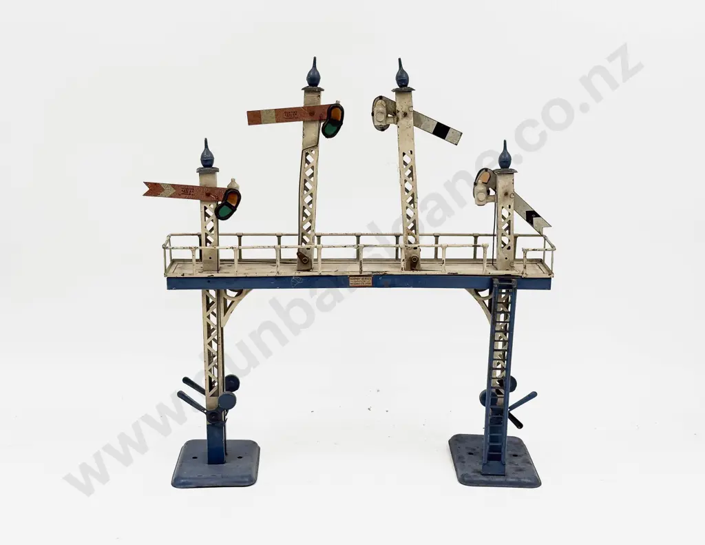 Hornby Series No2 Signal Gantry Image 1++