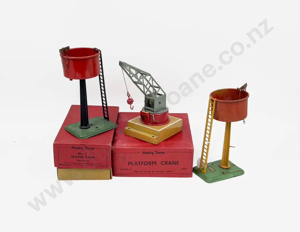 Hornby Boxed Platform Crane and No1 Water Tank with Hornby Series Unboxed Water Tank Image 1++