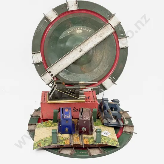 Hornby Series Two Hydraulic Buffer Stops Level Crossing Two Turntables & Two Operating Switches