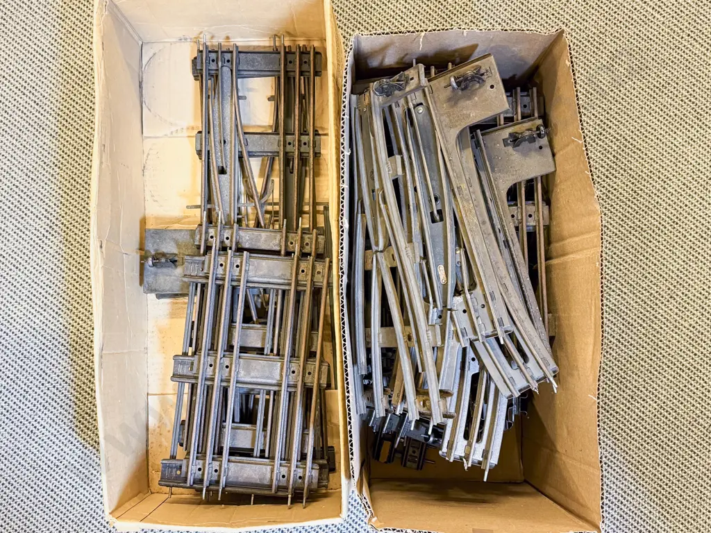 Hornby 3-rail Cross-Over Points with Carton Qty Track and Various Points Image 1++
