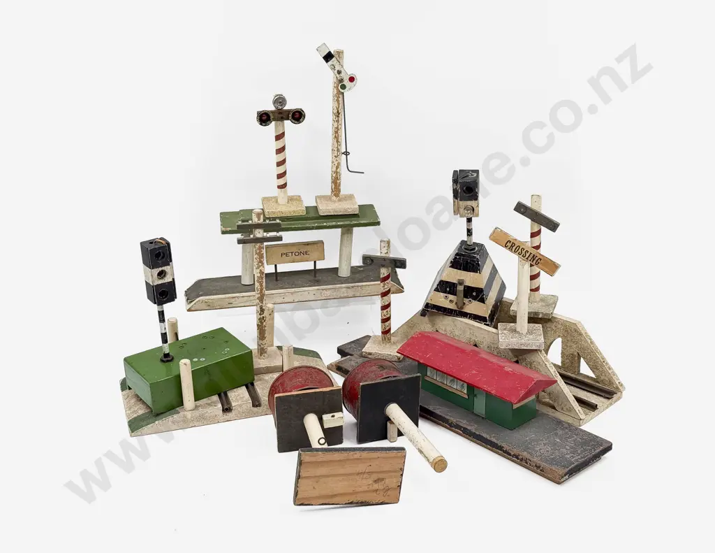 Vintage Real Rail Wooden Station and Line Side Accessories Image 1++