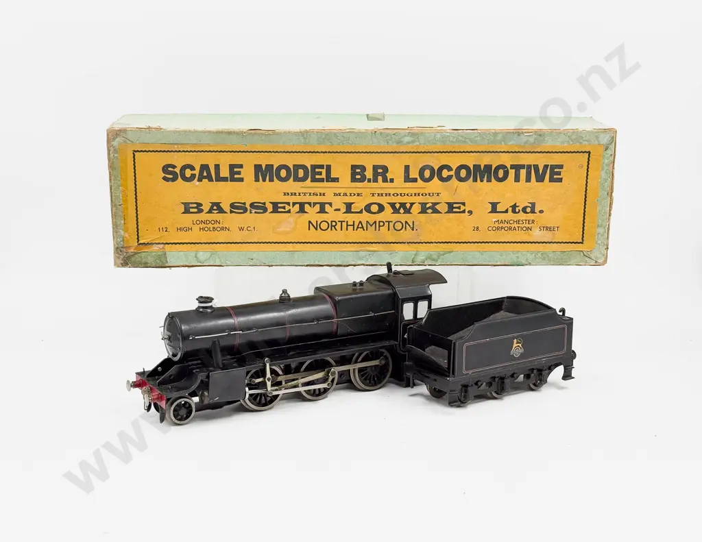 Bassett-Lowke Steam Powered Boxed Locomotive and Tender Image 1++