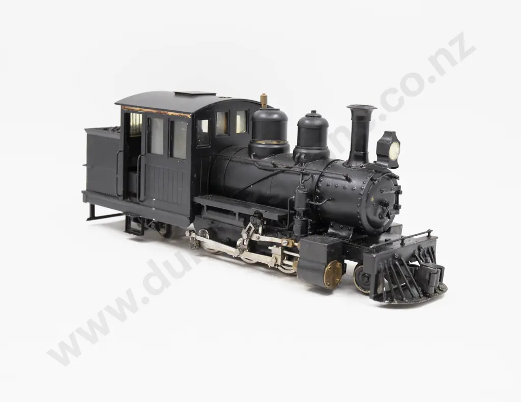Roundhouse Gauge 1 Steam & Battery Powered Locomotive and Tender Image 1++