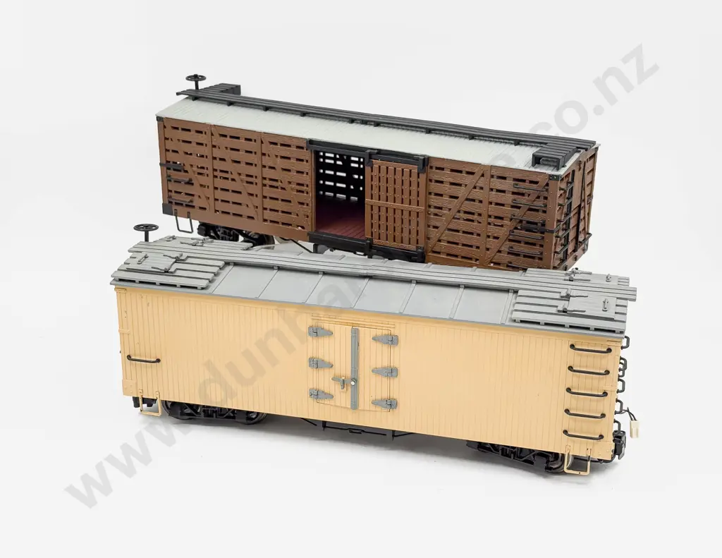 Bachmann Gauge 1/G Scale Four Box Cars (one with Battery Power) & Other Passenger/Brake Image 1++