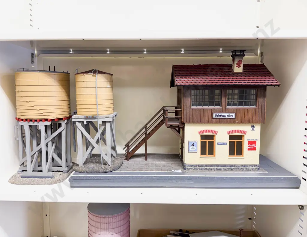 Pola-LGB 330914 Gauge 1/G Scale Schonweiler Switch Tower and Two Kit Constructed Water Towers Image 1++