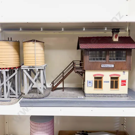 Pola-LGB 330914 Gauge 1/G Scale Schonweiler Switch Tower and Two Kit Constructed Water Towers