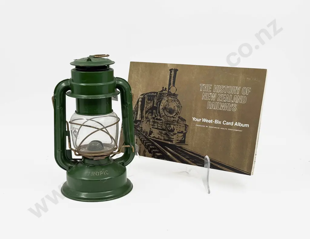 Made in England Chalwyn Tropic Kerosene Hurricane Lantern Unused and Weet-bix Card Album Image 1++