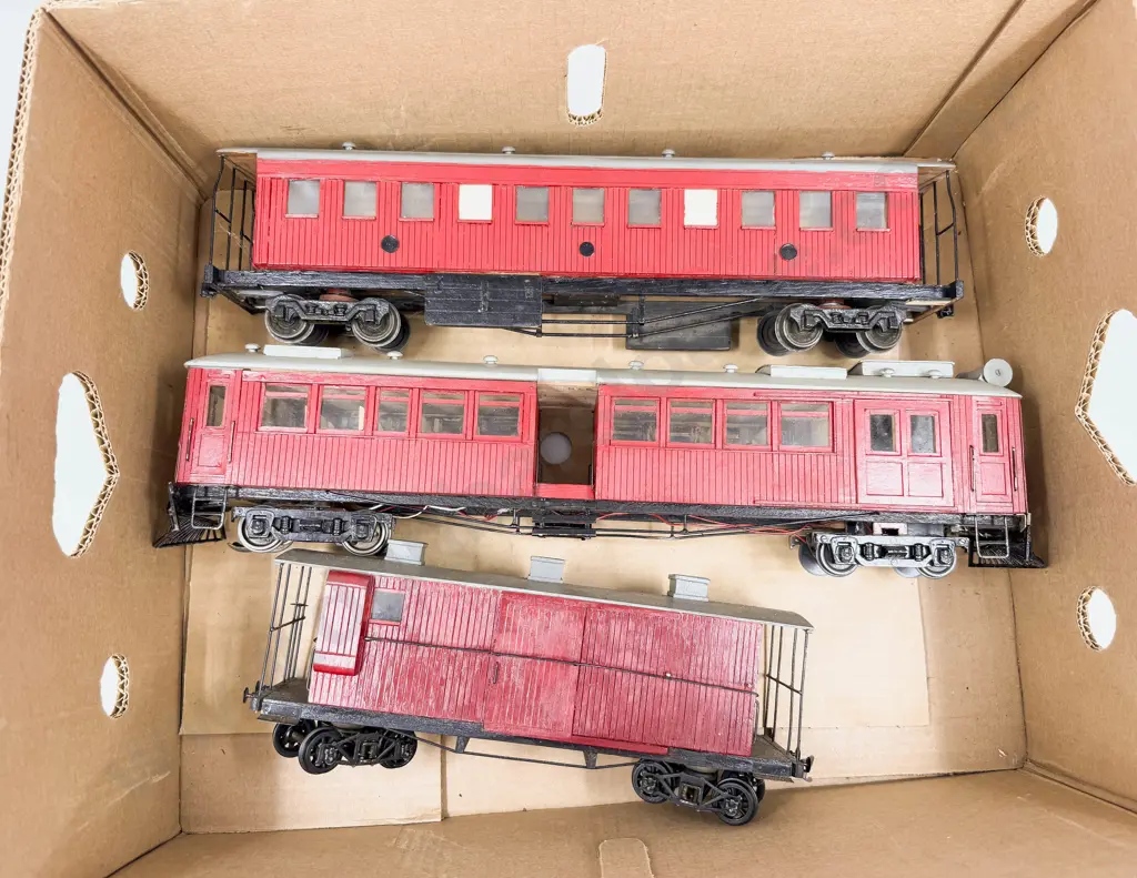 Ken Cassells Scratch Built O Gauge Vintage NZ Railway Passenger Coach with Powered Coach and Guards Van Image 1++