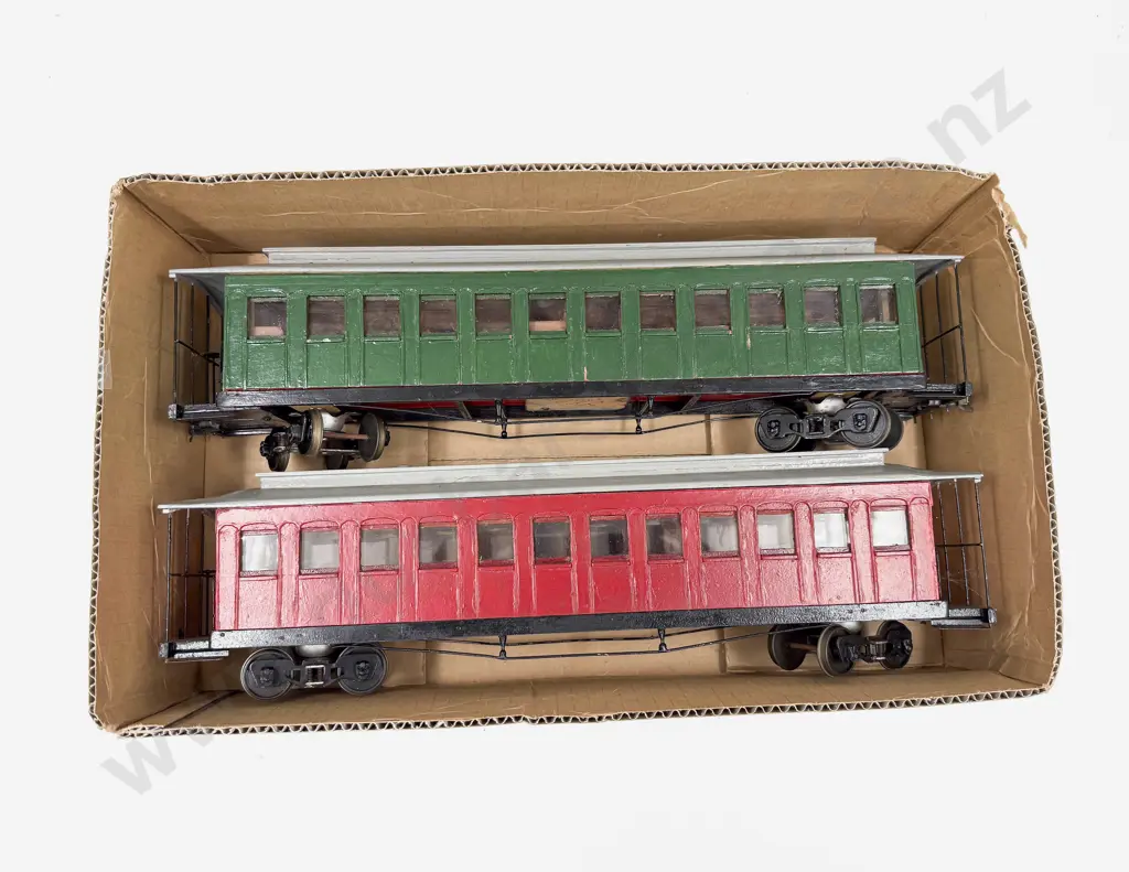 Ken Cassells Scratch Built O Gauge Vintage NZ Railway Two Passenger Coaches Image 1++