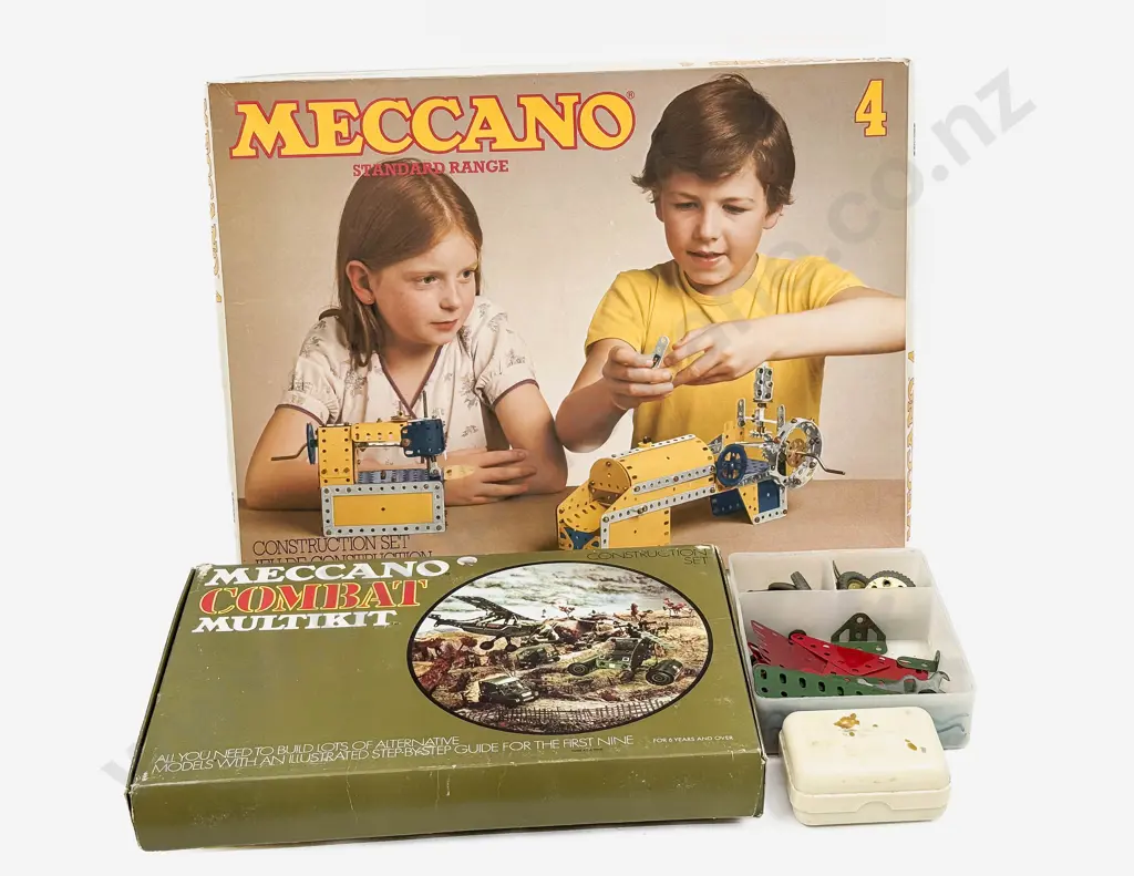 Meccano Boxed No4 Standard Range Set Combat Multikit Set and Small Qty Vintage Meccano Image 1++