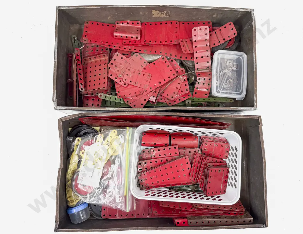 Post-War Ezy-Bilt Two Tin Boxes No8 with Contents and Part Instruction Booklets Image 1++