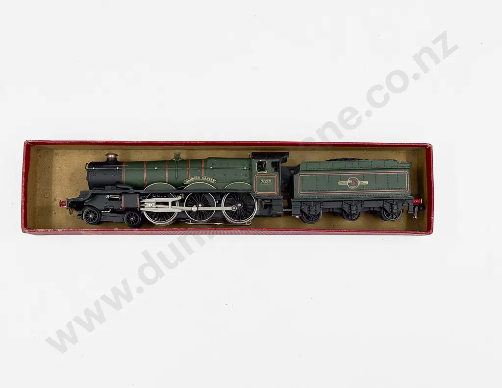 Hornby Dublo 4-6-0 Locomotive Denbigh Castle 7032 BR Tender 3-Rail Image 1++