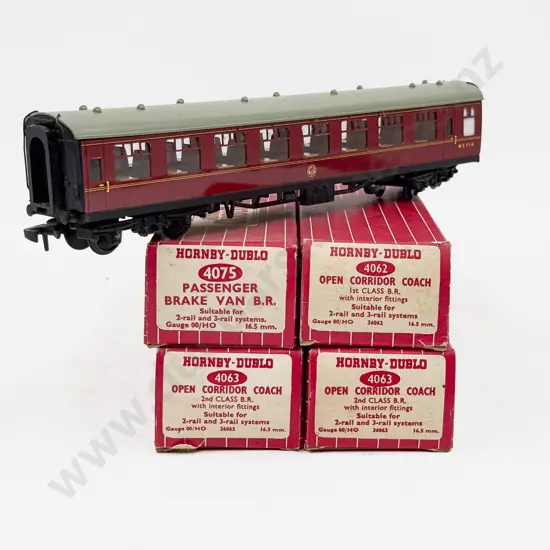 Hornby Dublo Boxed BR Corridor Coaches 4062 4063 x2 4075