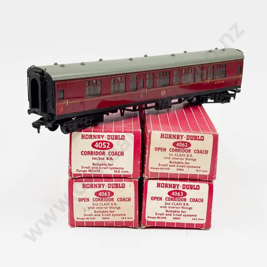 Hornby Dublo Boxed BR Corridor Coaches 4062 4063 x2 4052