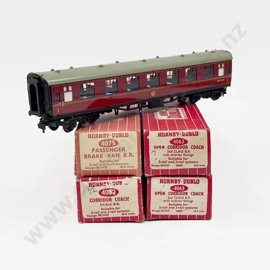 Hornby Dublo Boxed BR Corridor Coaches 4063 x2 4052 4075