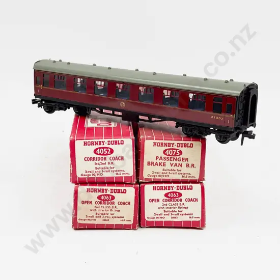 Hornby Dublo Boxed BR Corridor Coaches 4063 x2 4052 4075