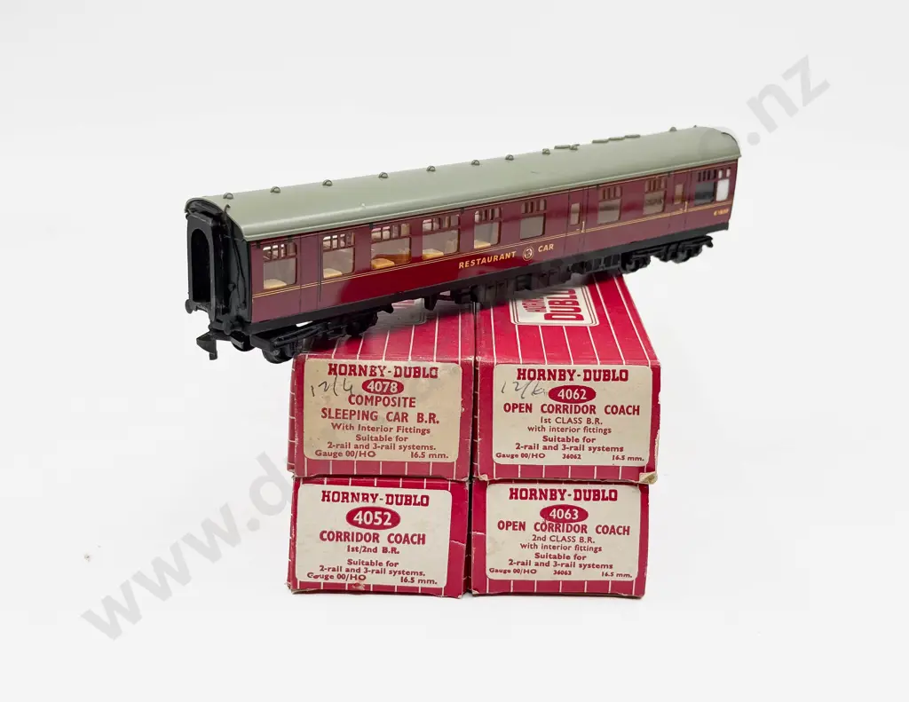 Hornby Dublo Boxed BR Corridor Coaches 4062 4063 4075 4078 Image 1++