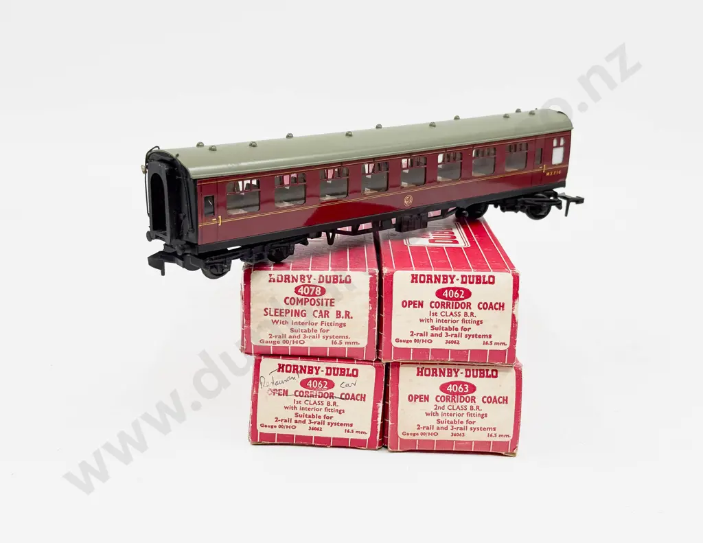 Hornby Dublo Boxed BR Corridor Coaches 4062 4063 4078 4071 Image 1++