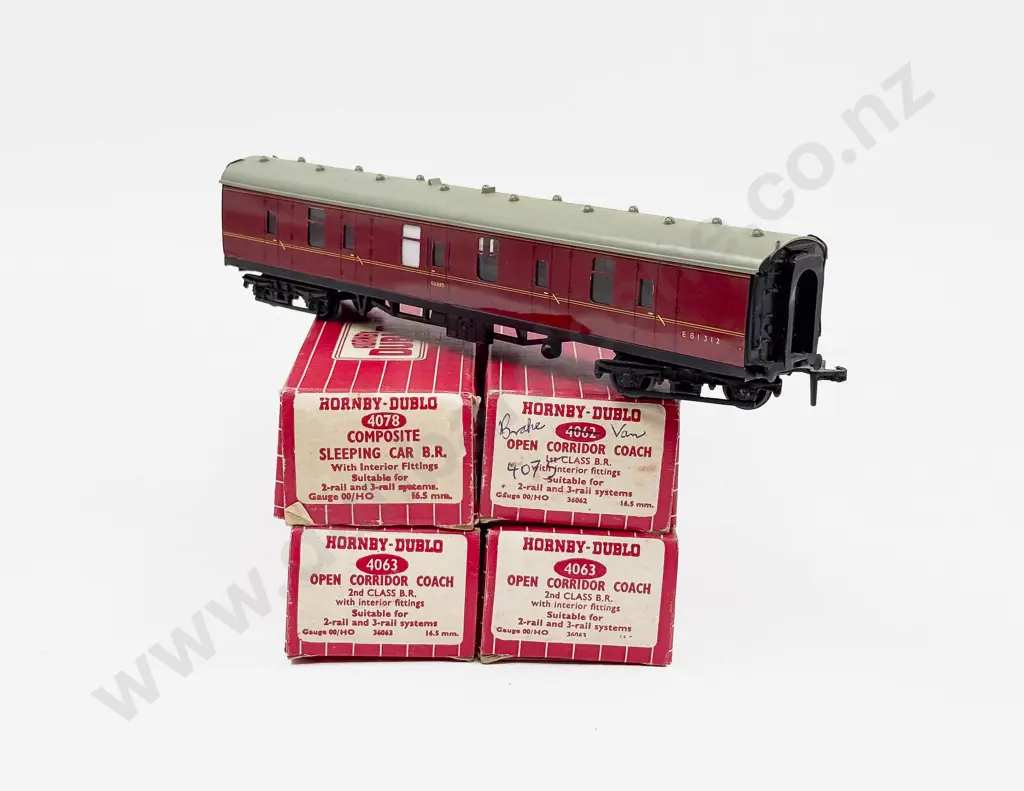 Hornby Dublo Boxed BR Corridor Coaches 4078 4063 x2 4075 Image 1++