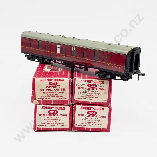 Hornby Dublo Boxed BR Corridor Coaches 4078 4063 x2 4075
